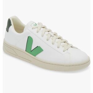 Veja Urca White Leather Sneakers with Green Logo Size 40 / US Women 9 Like New